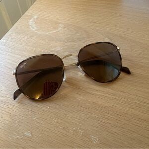 Maui Jim “Noni” Aviators